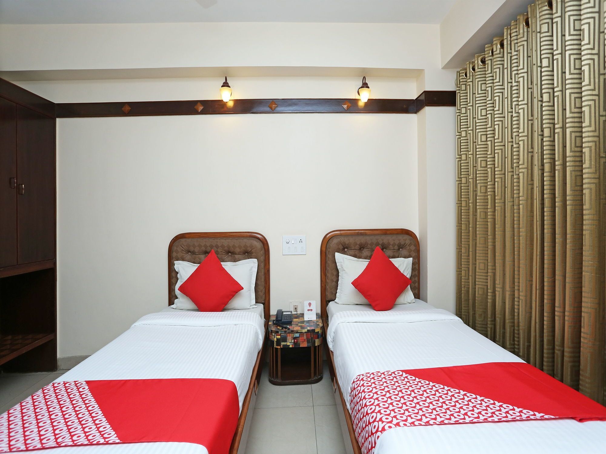 גווהטי Hotel Amrit Regency מראה חיצוני תמונה