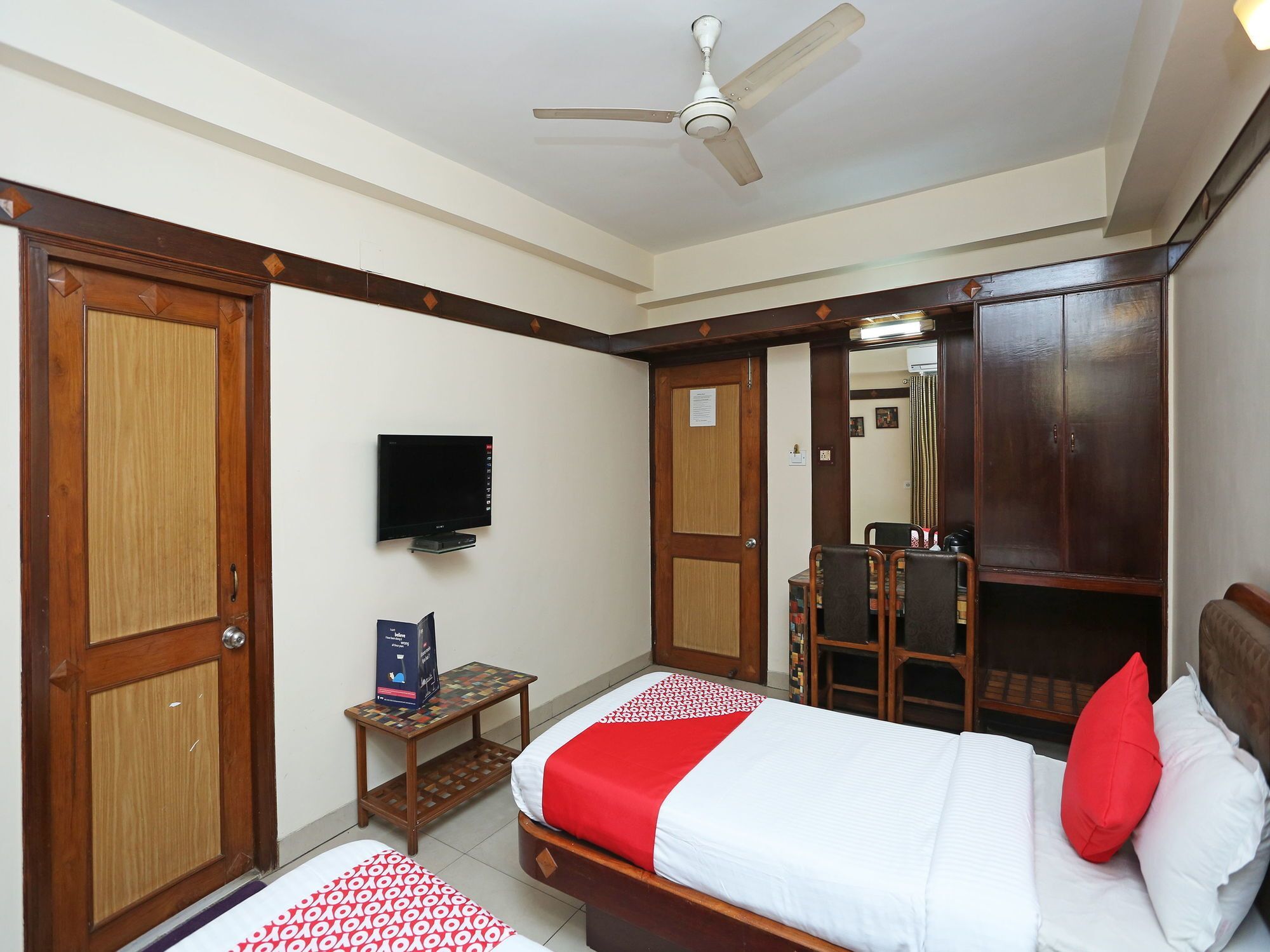 גווהטי Hotel Amrit Regency מראה חיצוני תמונה